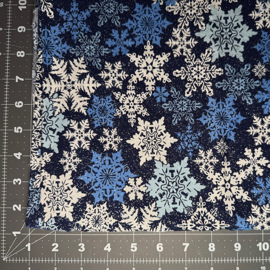 Sample Sale Collar - Large snowflakes white and blue glittery