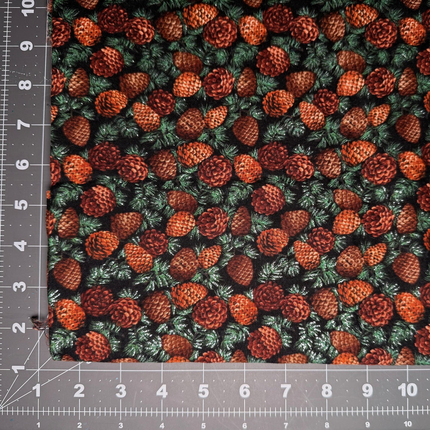 Sample Sale Collar - Pinecones silver accent