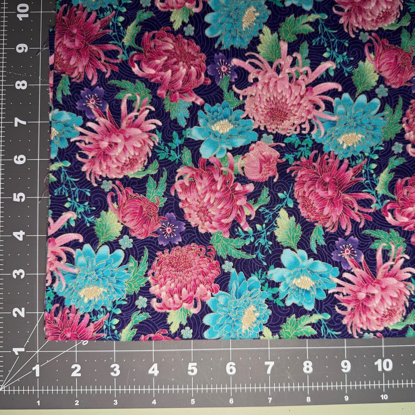 Sample Sale Collar - large floral with metallic gold accents